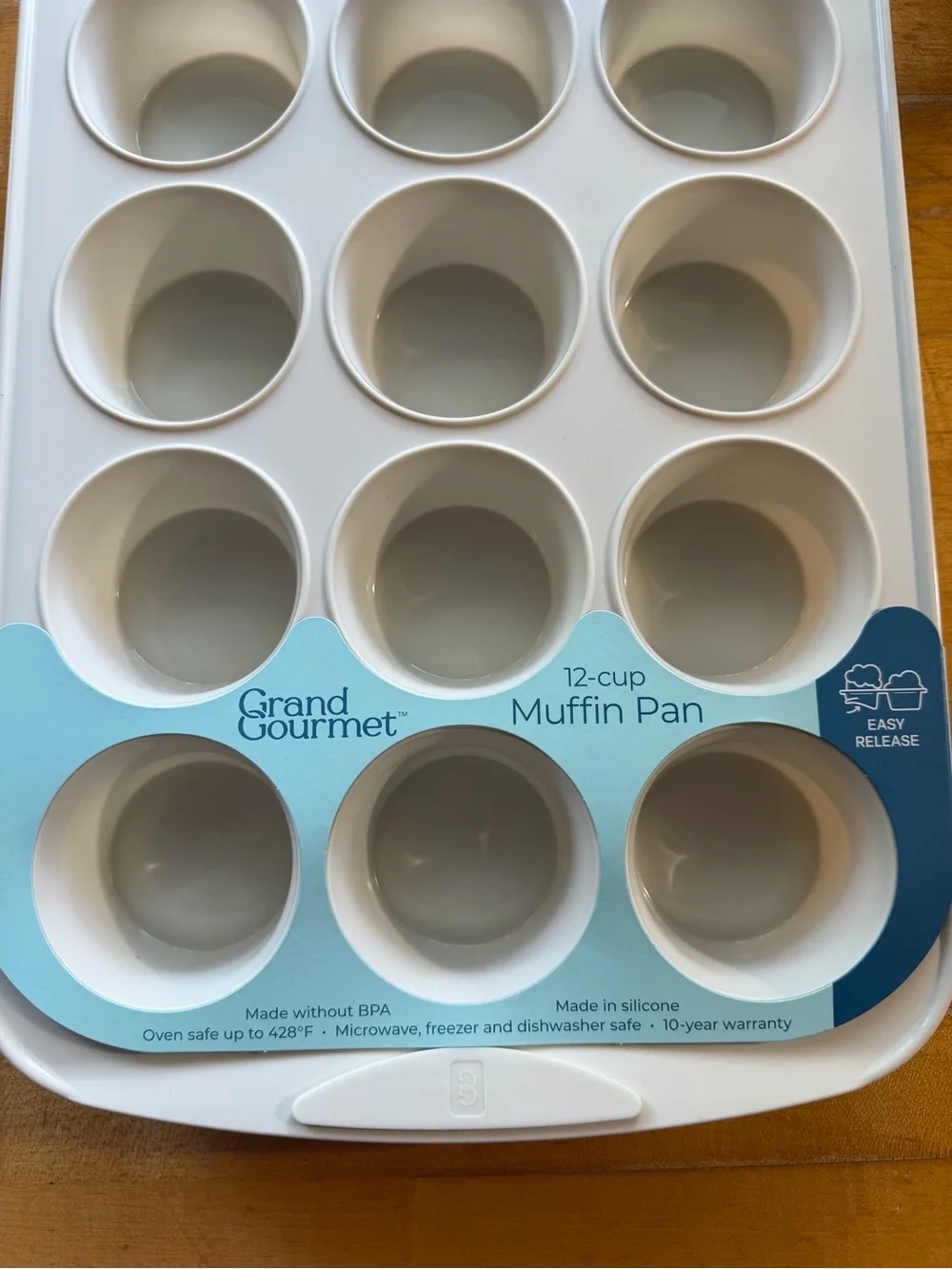 Brand New Grand Gourmet 12-Cup Silicone Muffin Pan with Steel Frame Structure!